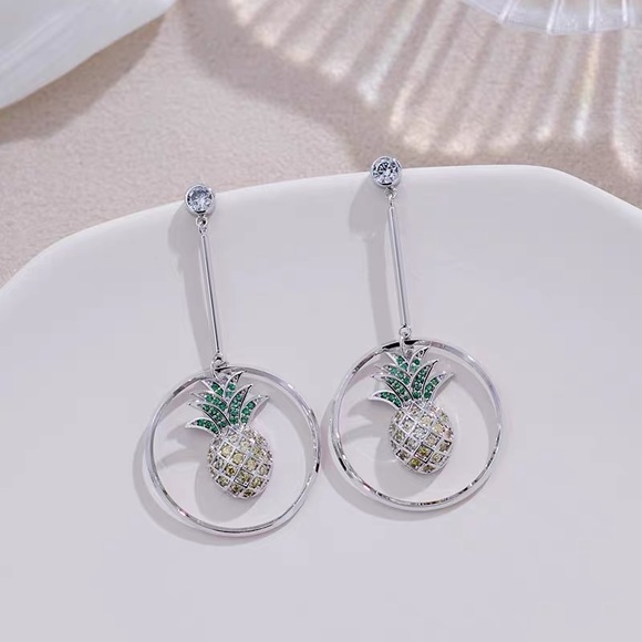 Jewelry - Pineapple shape earrings